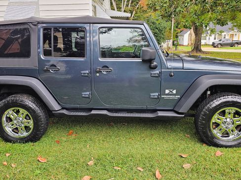 Used 2007 Jeep Wrangler Unlimited X image 1