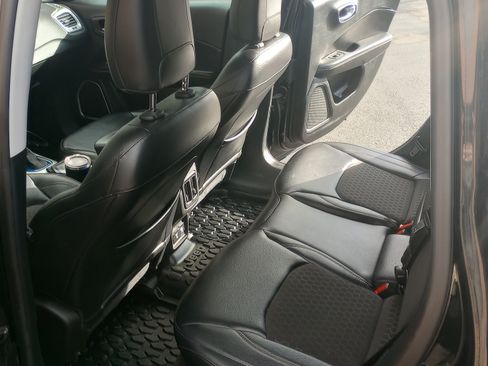 Used 2017 Jeep Compass Latitude w/ Popular Equipment Group image 10