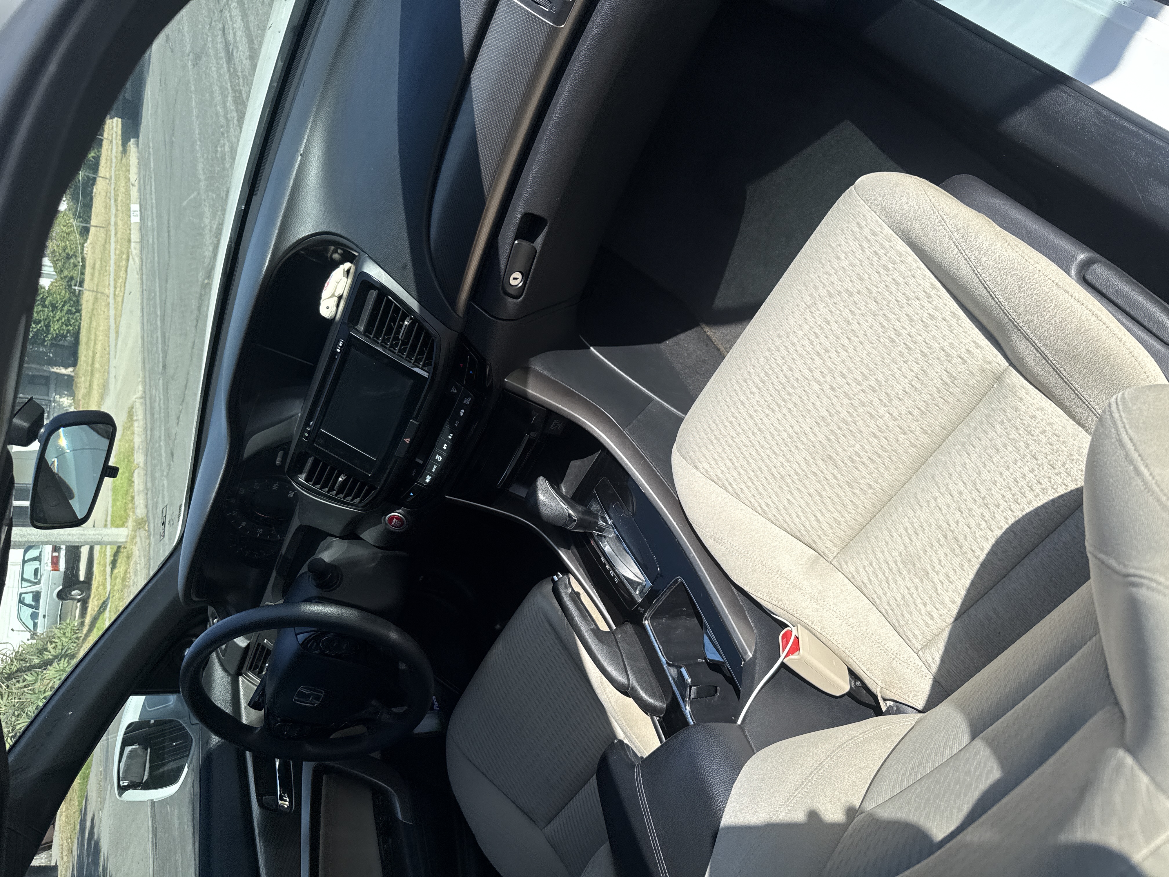 Used 2016 Honda Accord EX image 2