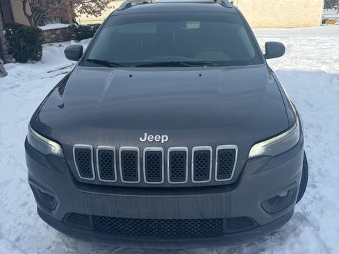 Used 2019 Jeep Cherokee Latitude Plus image 1