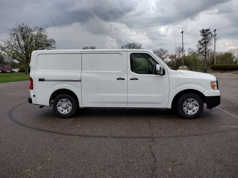 Used 2018 Nissan NV 3500 SV w/ Navigation Package image 4