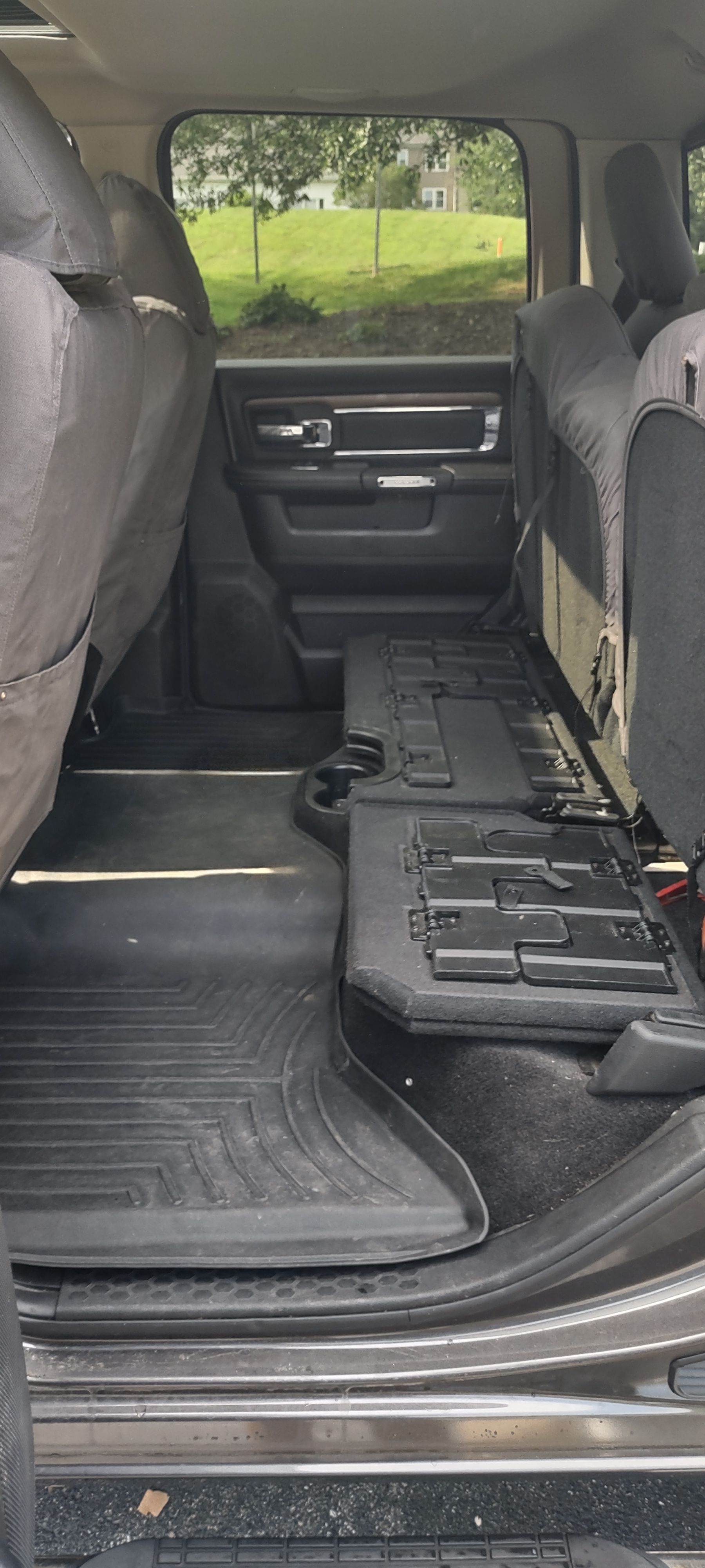 Used 2017 RAM 3500 Laramie AWD/4WD image 11