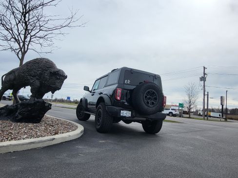Used 2023 Ford Bronco Wildtrak image 5