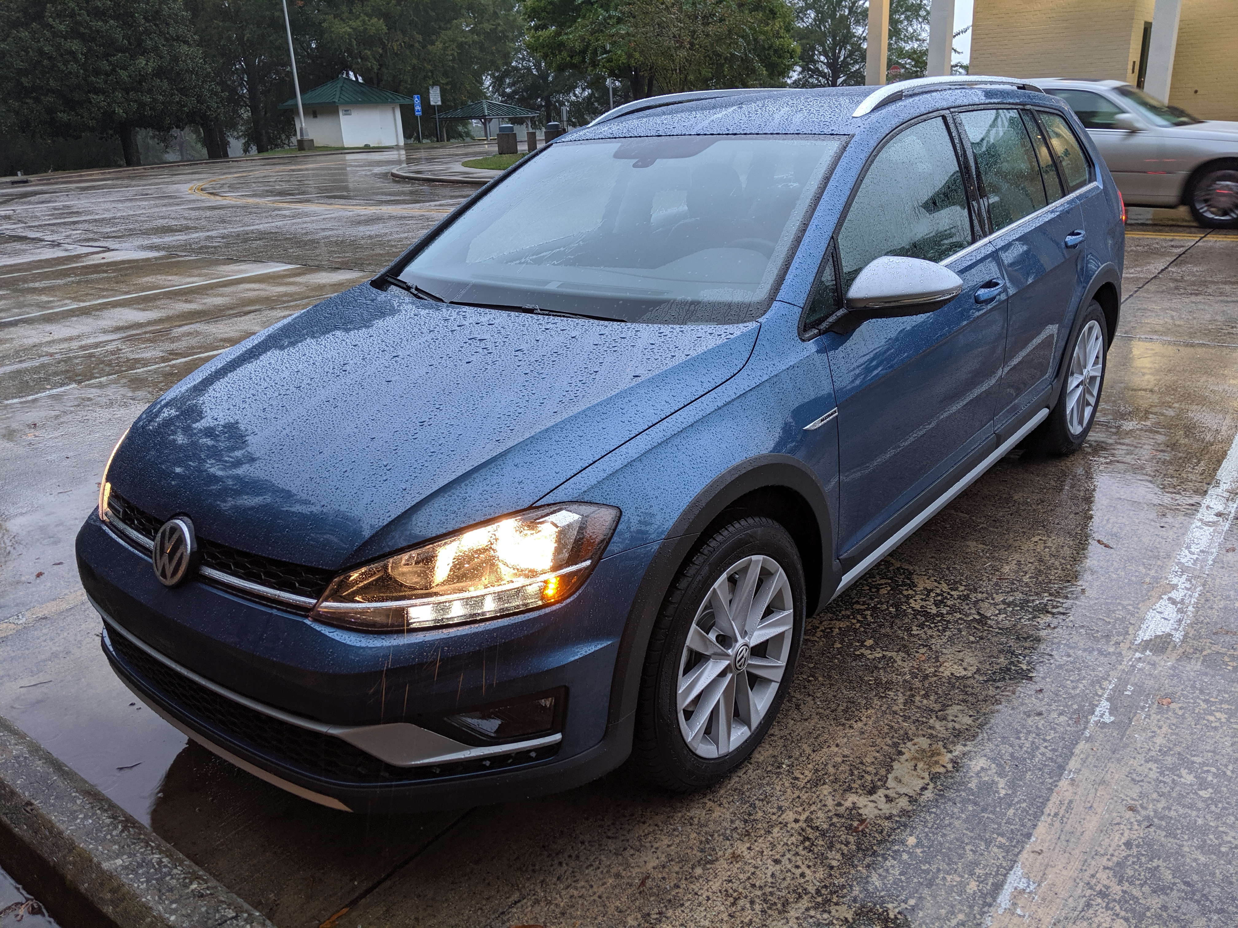 Used 2019 Volkswagen Golf Alltrack S AWD/4WD image 5