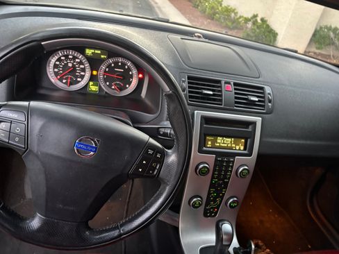 Used 2011 Volvo C70 T5 image 12