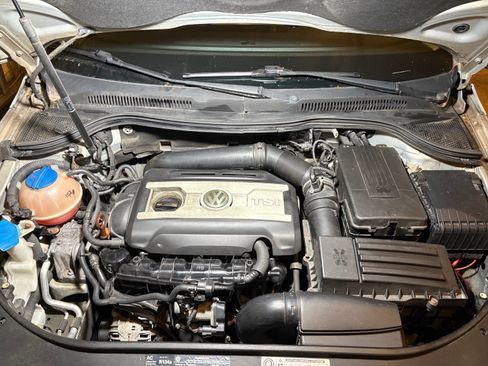 Used 2011 Volkswagen CC Lux Limited FWD image 12