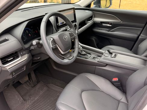 Used 2026 Toyota Grand Highlander AWD Hybrid image 8