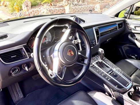 Used 2017 Porsche Macan S AWD/4WD image 11