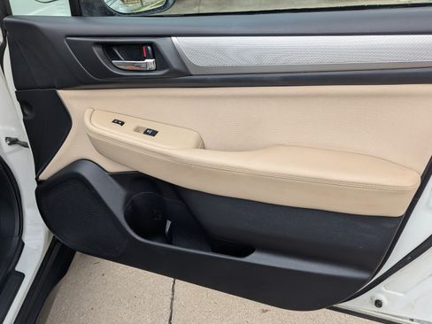 Used 2018 Subaru Outback 2.5i Premium image 14