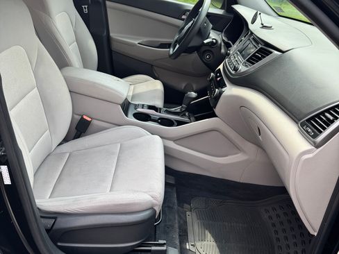 Used 2017 Hyundai Tucson SE w/ Cargo Package FWD image 15