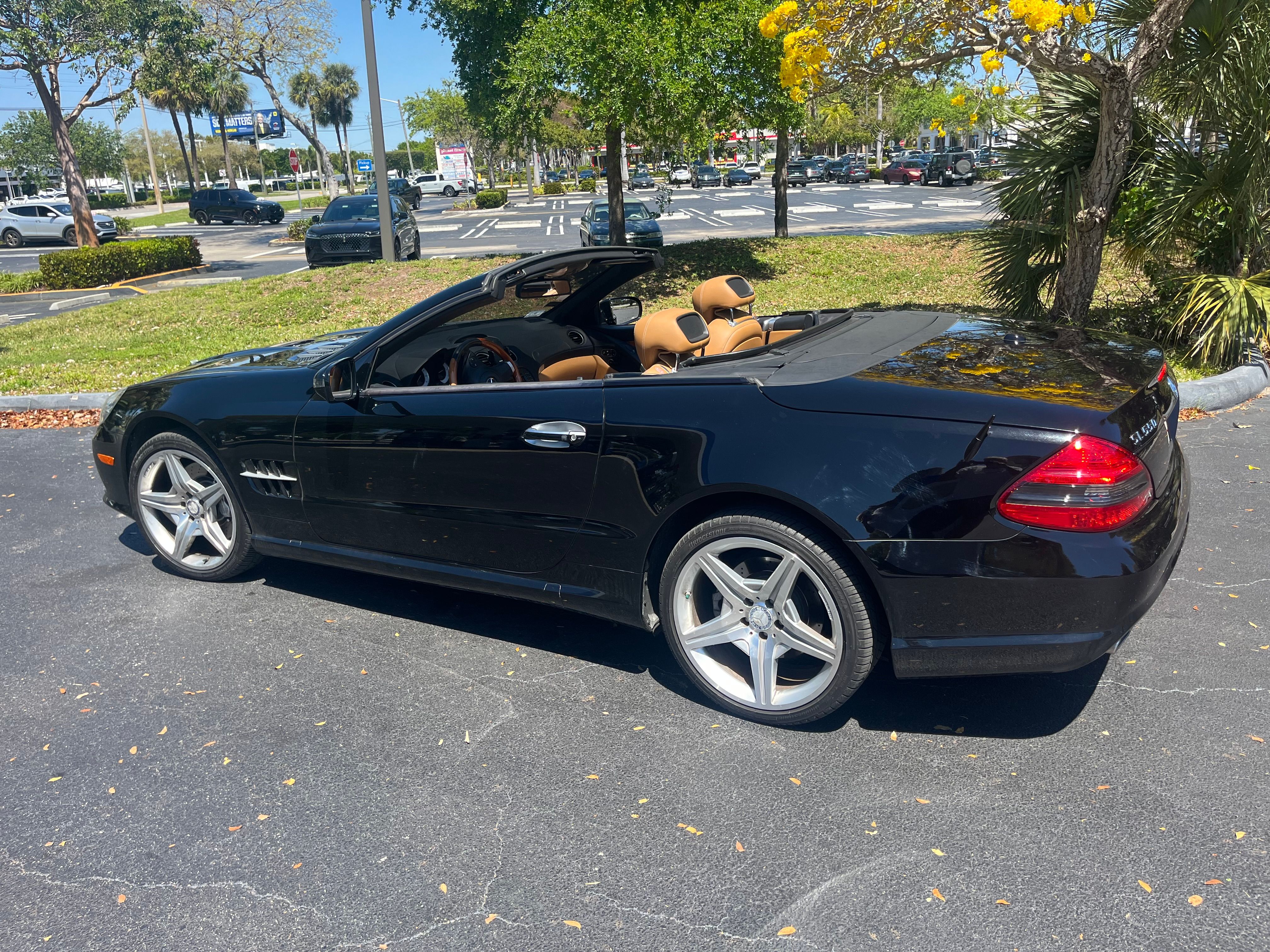 Used 2012 Mercedes-Benz SL 550 image 1