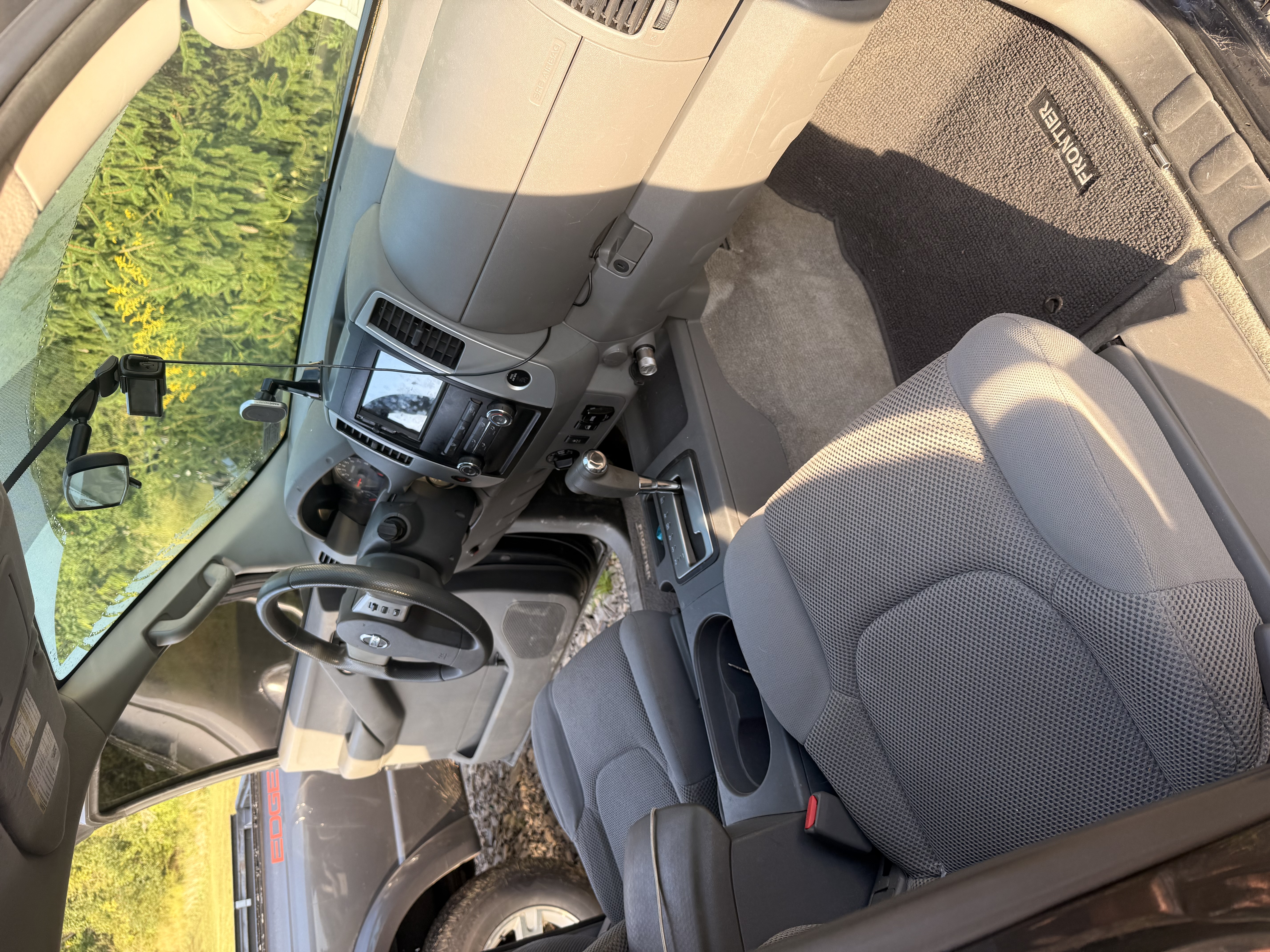 Used 2012 Nissan Frontier SV AWD/4WD image 10