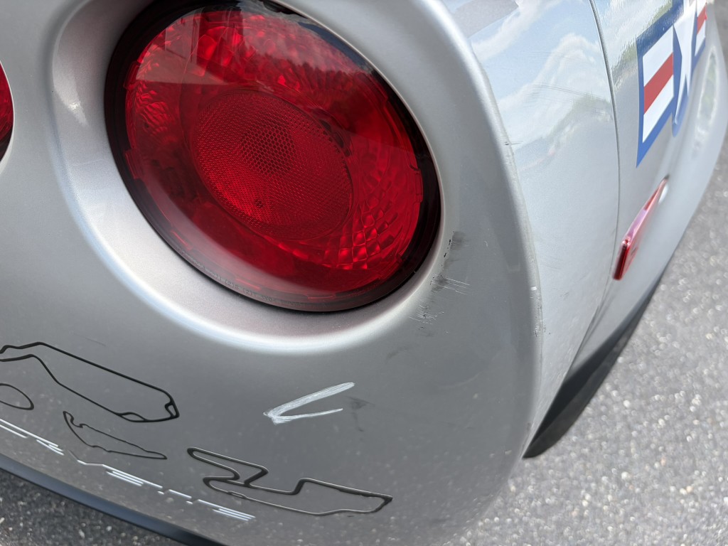 Used 2005 Chevrolet Corvette Coupe w/ Preferred Equipment Group RWD image 28