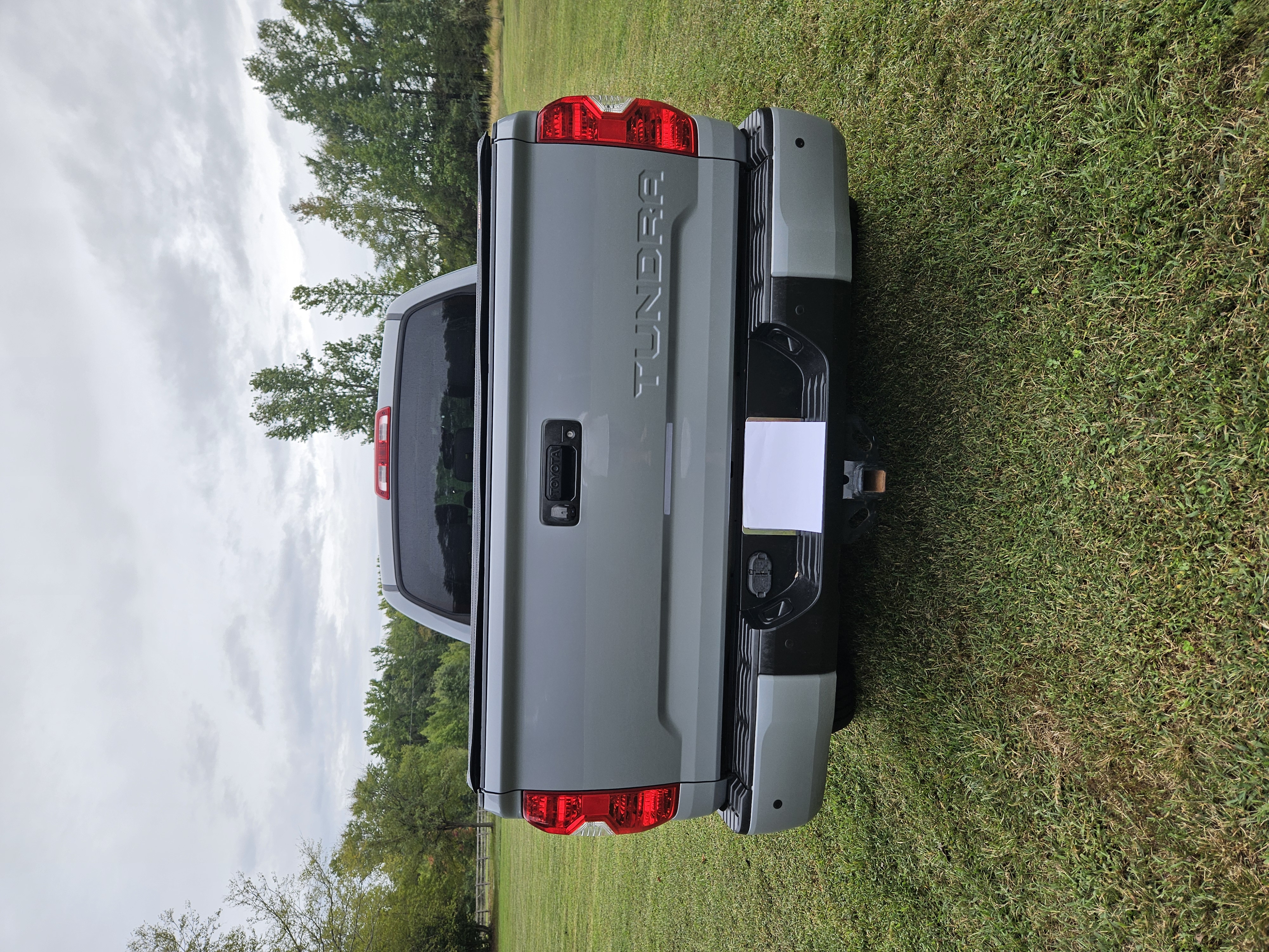 Used 2018 Toyota Tundra Limited w/ Limited Premium Package AWD/4WD image 6