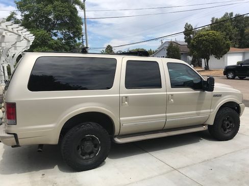 Used 2004 Ford Excursion Limited image 4