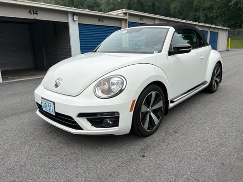 Used 2013 Volkswagen Beetle 2.0T FWD image 6