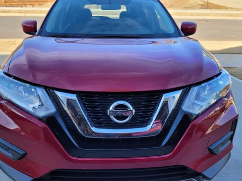 Used 2017 Nissan Rogue S image 9