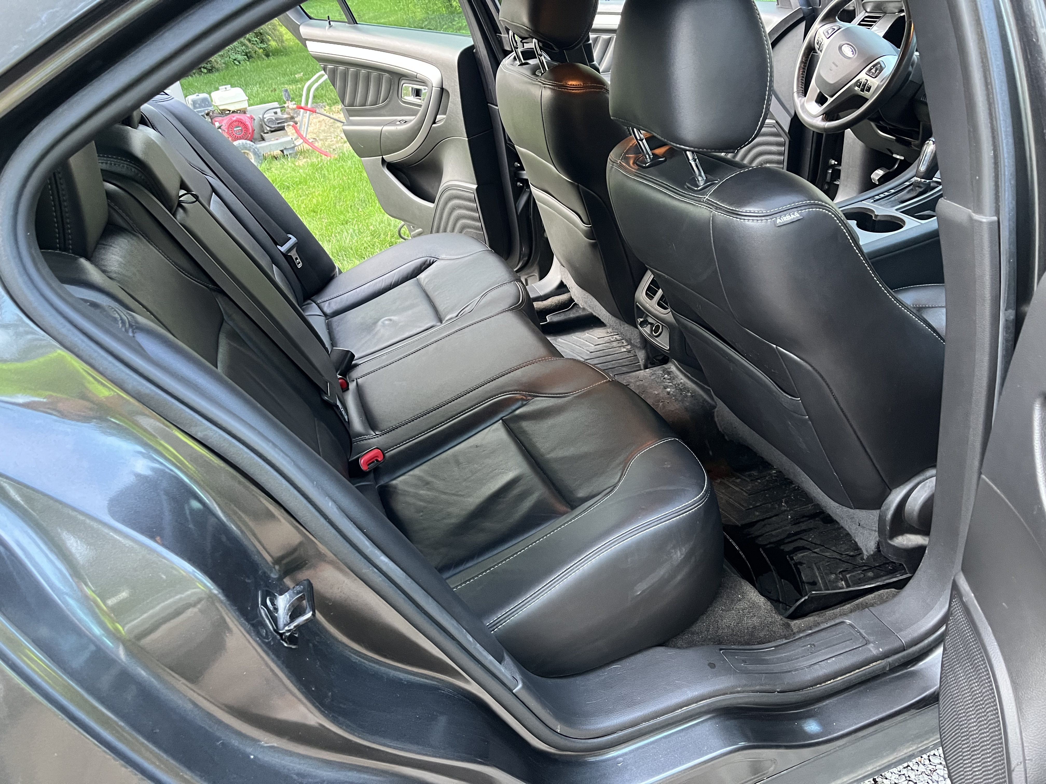 Used 2018 Ford Taurus SEL w/ Equipment Group 201A FWD image 12