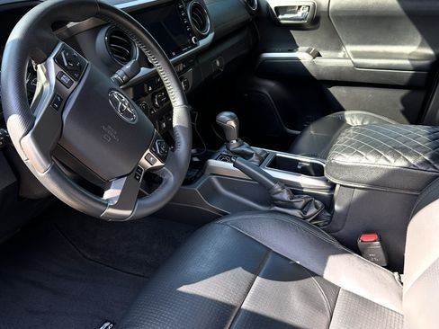 Used 2021 Toyota Tacoma Limited w/ Nightshade Package image 9