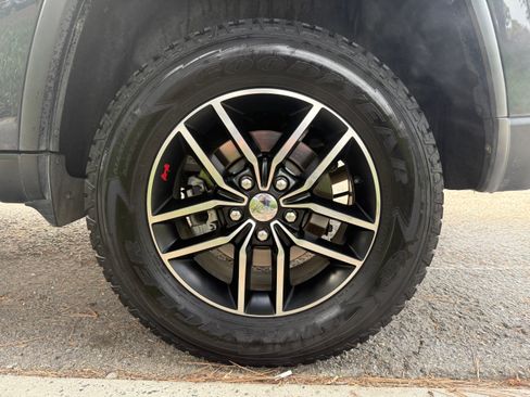 Used 2017 Jeep Grand Cherokee Trailhawk image 20