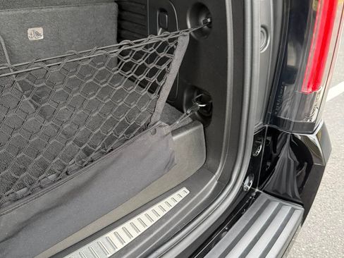 Used 2015 Cadillac Escalade Premium image 11