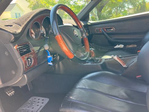 Used 2001 Mercedes-Benz SLK 320 image 4