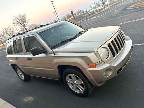 Used 2010 Jeep Patriot Sport image 5