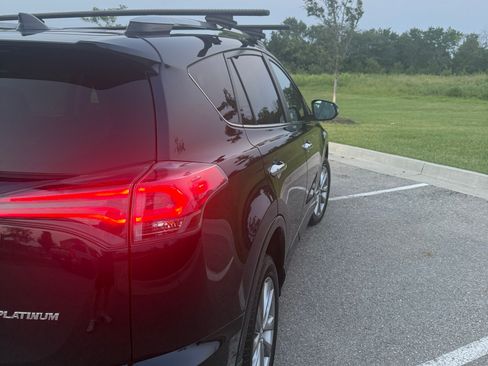 Used 2017 Toyota RAV4 Platinum FWD image 14