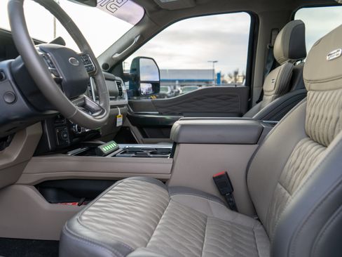 Used 2025 Ford F350 Platinum w/ Platinum Plus Package image 10