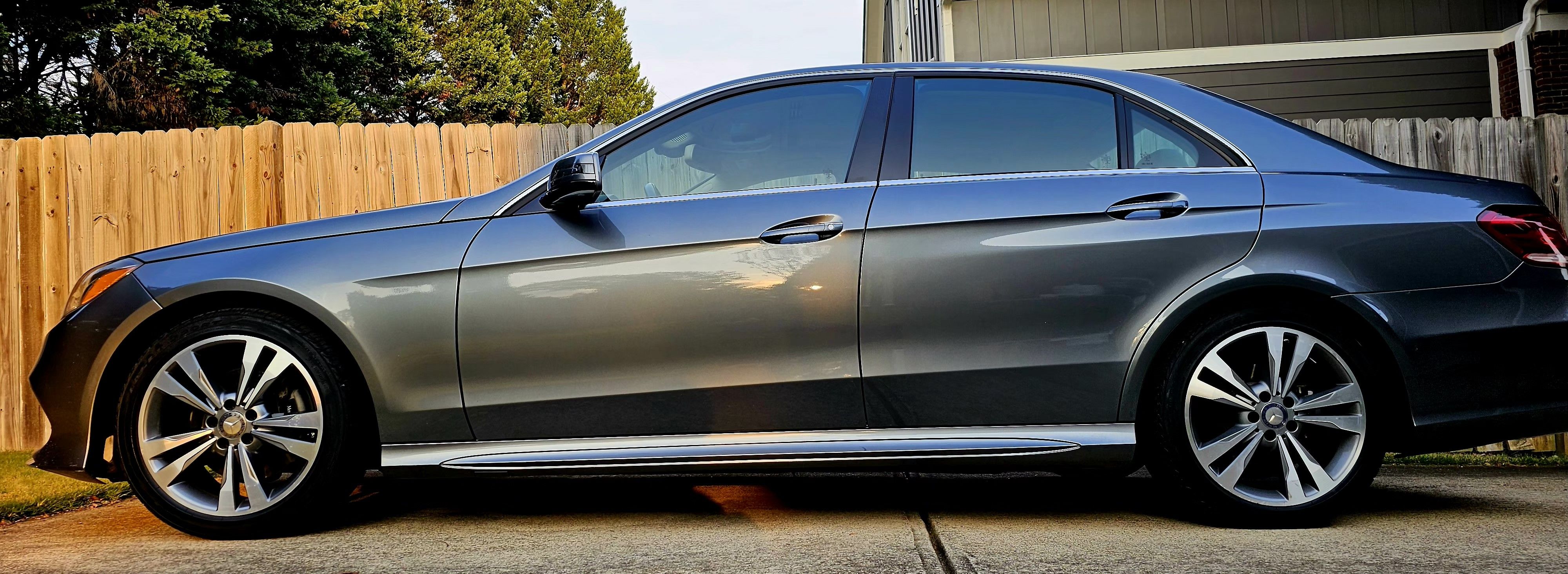 Used 2016 Mercedes-Benz E 350 Sedan image 2