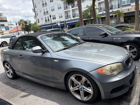 Used 2010 BMW 135i Convertible RWD image 1