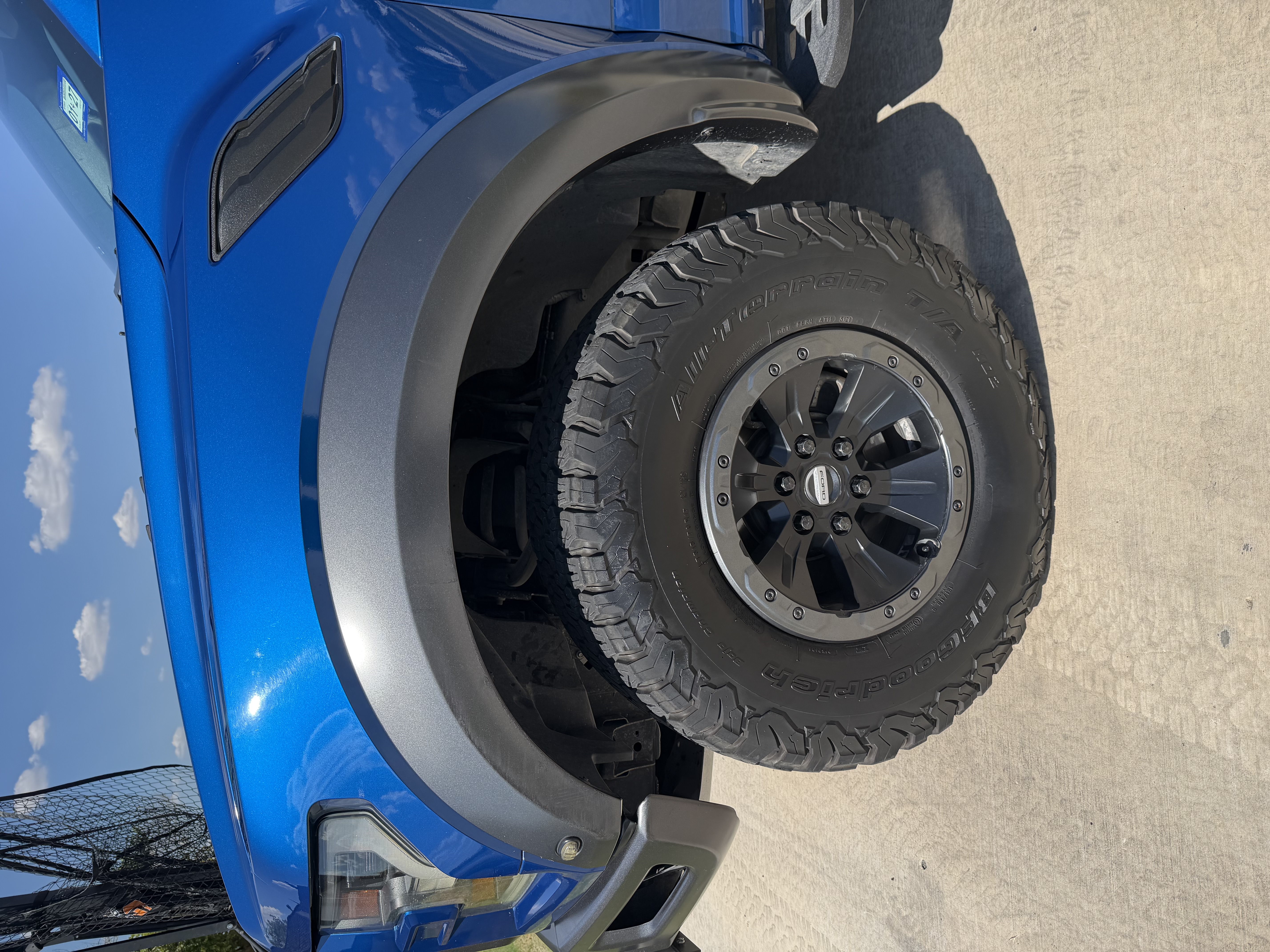 Used 2017 Ford F150 Raptor w/ Equipment Group 802A Luxury AWD/4WD image 8