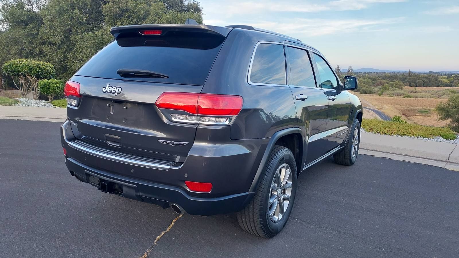 Used 2014 Jeep Grand Cherokee Limited AWD/4WD image 8