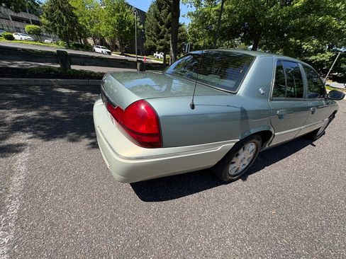 Used 2005 Mercury Grand Marquis GS RWD image 12
