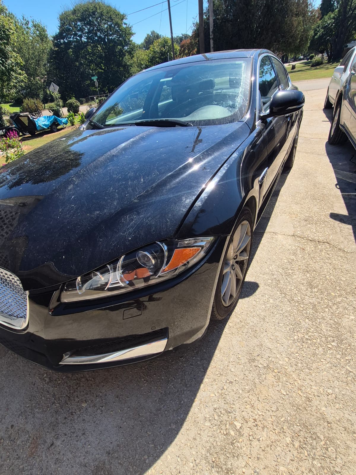 Used 2012 Jaguar XF RWD image 1
