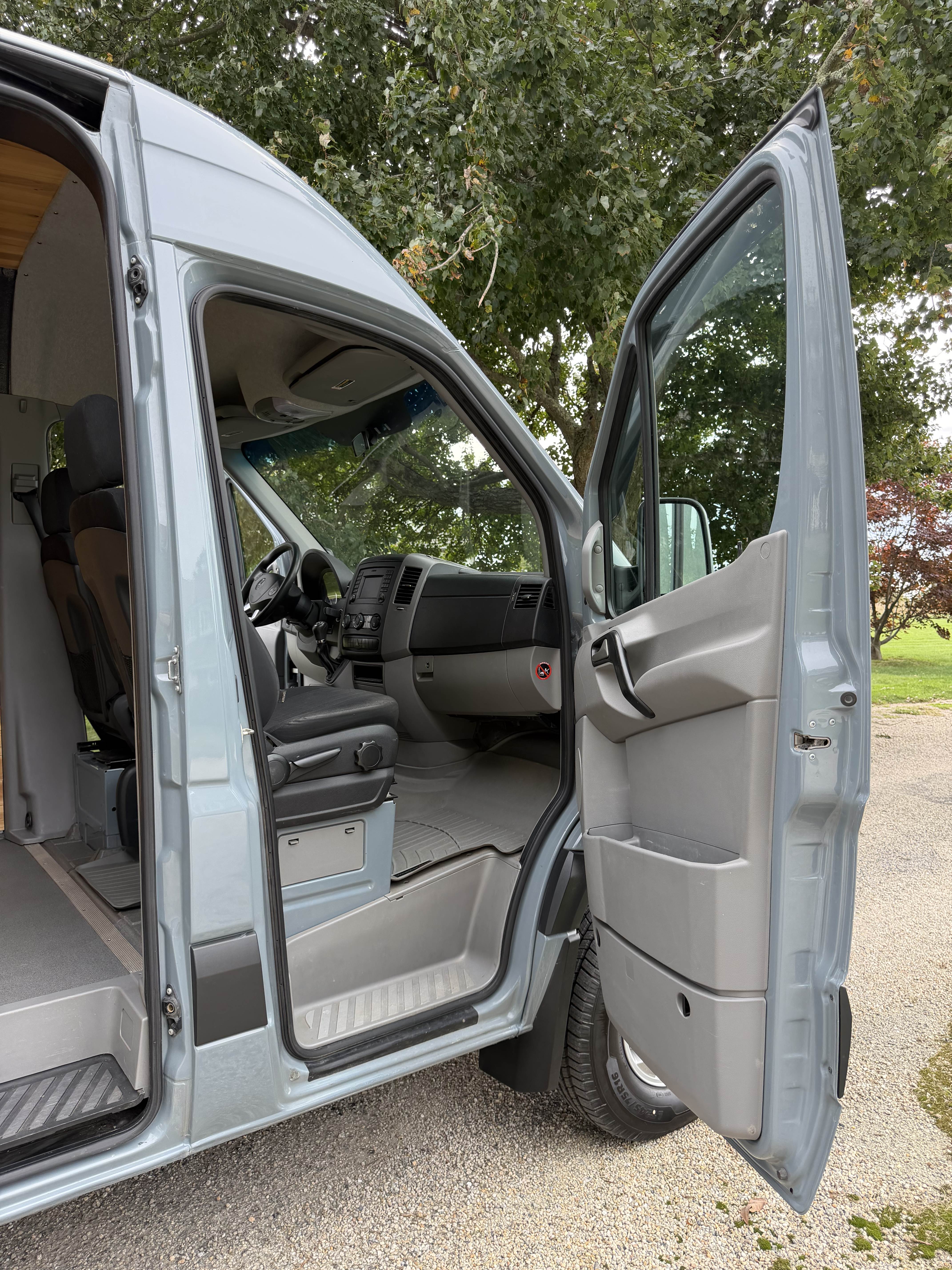 Used 2018 Mercedes-Benz Sprinter 2500 image 9