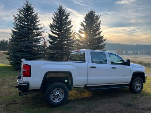 Used 2019 GMC Sierra 2500 4x4 Crew Cab image 2
