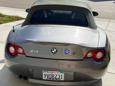 Used 2005 BMW Z4 2.5i RWD image 5