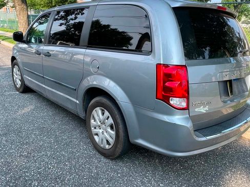 Used 2016 Dodge Grand Caravan American Value Package FWD image 1