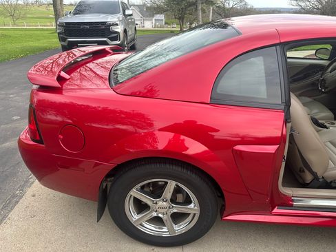 Used 2002 Ford Mustang GT RWD image 12