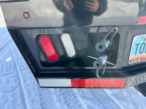 Used 2006 Ford F550 4x4 Regular Cab Super Duty image 9