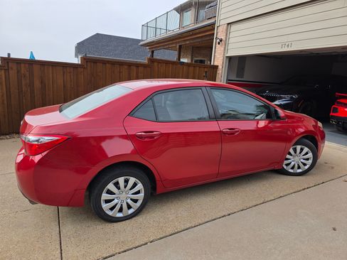 Used 2016 Toyota Corolla LE image 2
