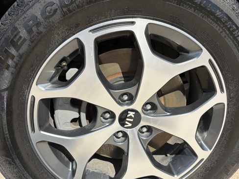 Used 2021 Kia Telluride EX image 27