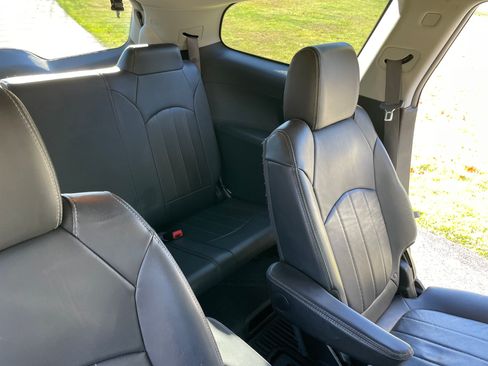 Used 2015 Buick Enclave Leather image 8
