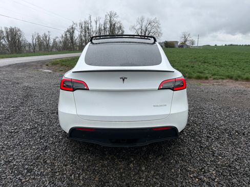 Used 2023 Tesla Model Y Performance image 5