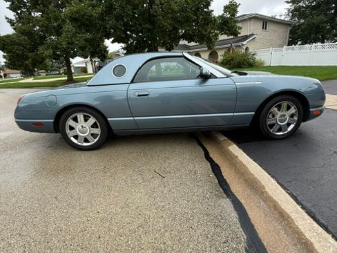 Used 2005 Ford Thunderbird RWD image 9