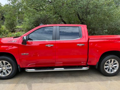 Used 2025 Chevrolet Silverado 1500 LT w/ Texas Edition Plus AWD/4WD image 1