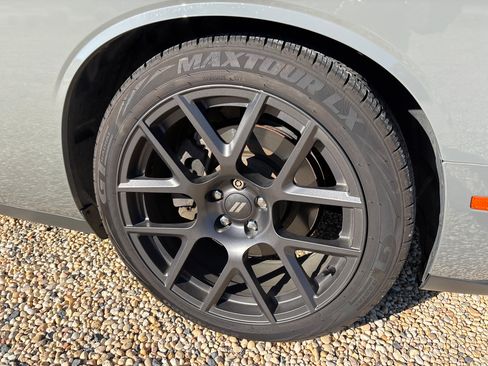 Used 2017 Dodge Challenger R/T w/ Quick Order Package 28P T/A image 6