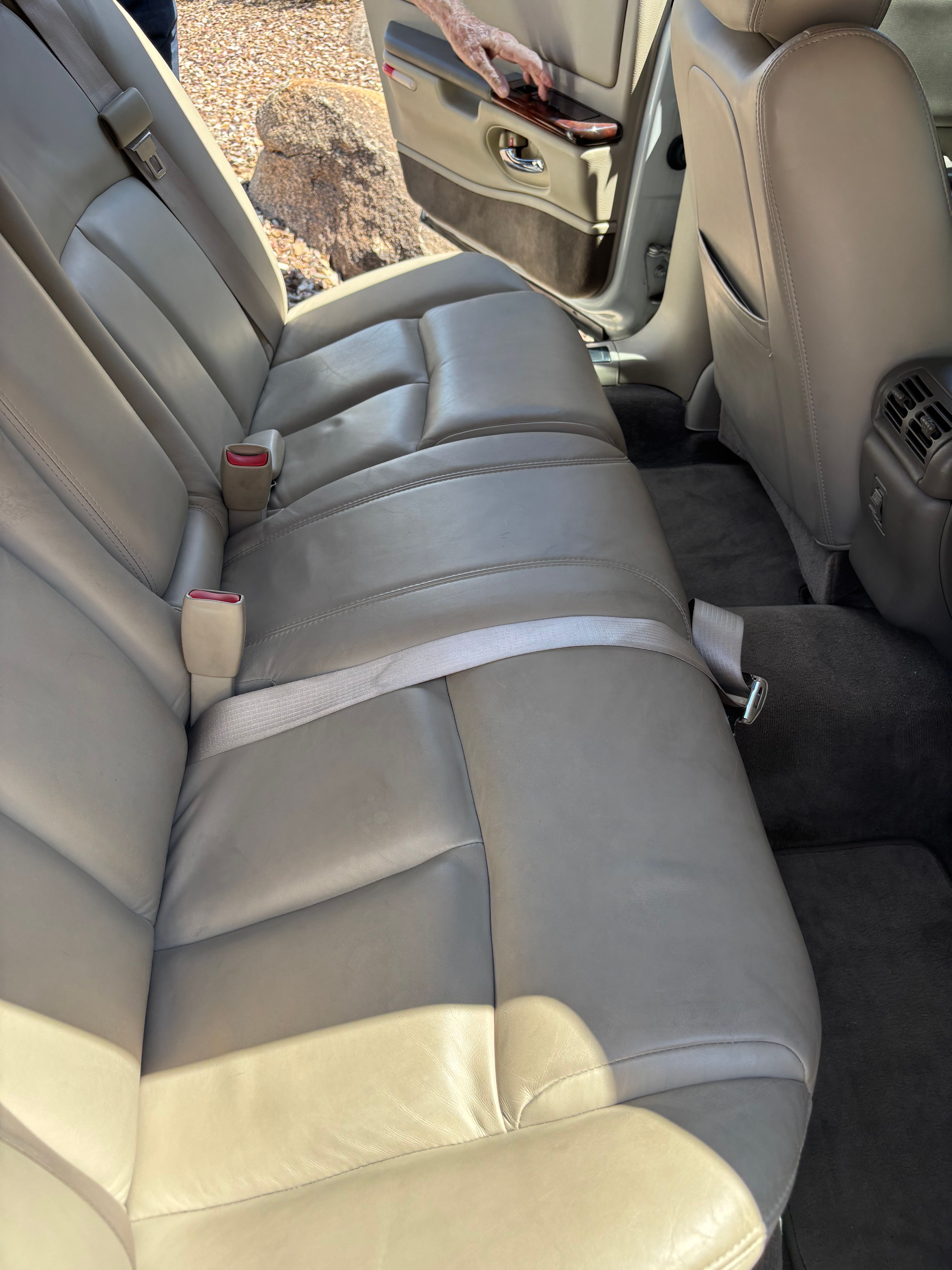 Used 1999 Oldsmobile Aurora FWD image 4