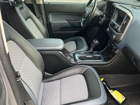 Used 2021 Chevrolet Colorado Z71 AWD/4WD image 19